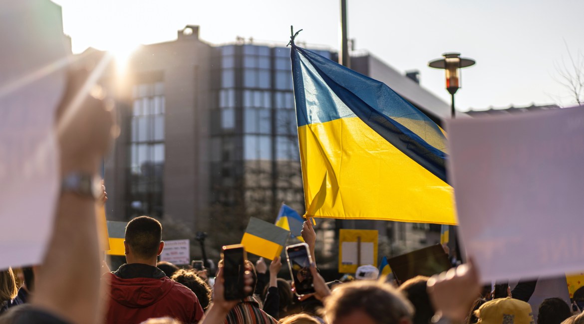 Особи, на яких поширюється імплементаційне рішення Ради (ЄС) 2022/382 від 4 березня 2022 року, яке підтверджує наявність масового припливу переміщених осіб з України відповідно до Закону від 13 червня 2003 року