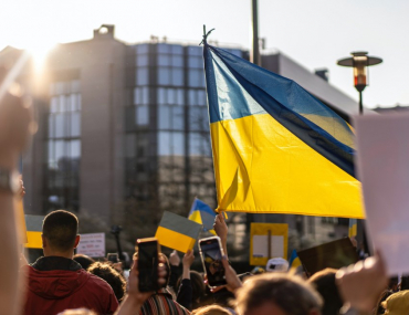 Особи, на яких поширюється імплементаційне рішення Ради (ЄС) 2022/382 від 4 березня 2022 року, яке підтверджує наявність масового припливу переміщених осіб з України відповідно до Закону від 13 червня 2003 року